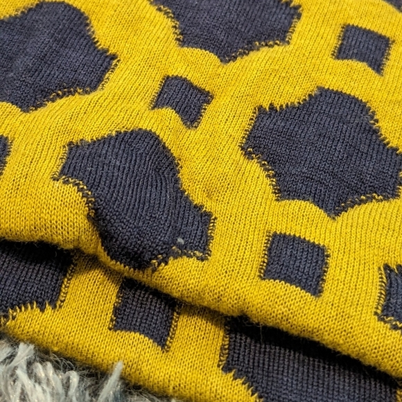 Anthro Charlie and Robin Mid Century Retro Knit Pencil Skirt Gold and Navy: 8 - Picture 5 of 8